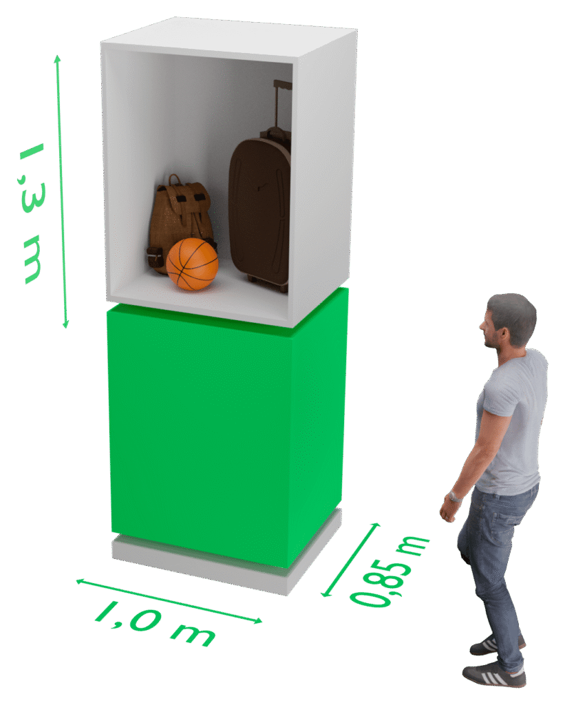 Hombre organizando cajas en habitación.