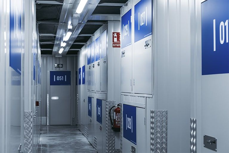 TRASTEROS COLINDRES 5 Pasillo de unidades de almacenamiento